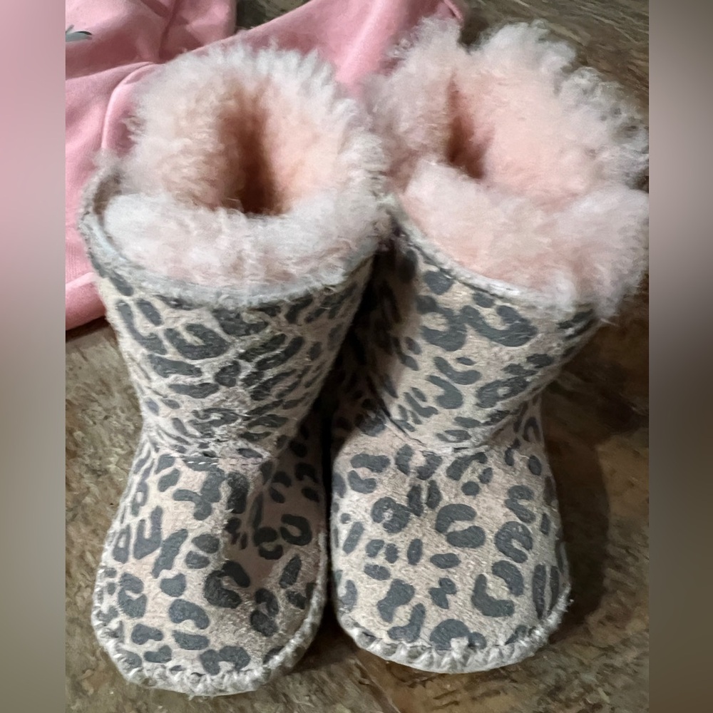 UGG BABY BOOTS 0/1
